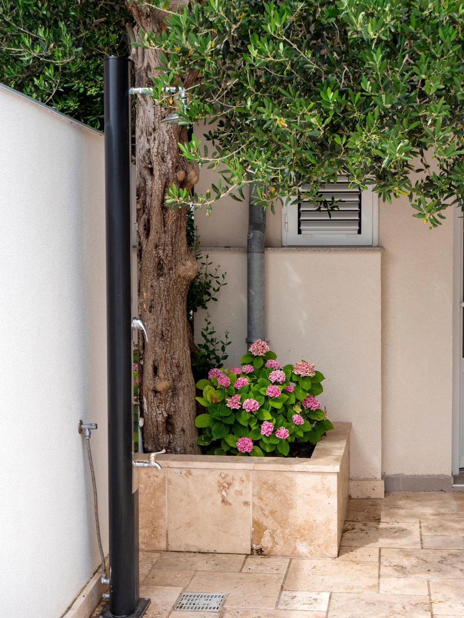 Apartamento Haus Helga Rab Town Exterior foto